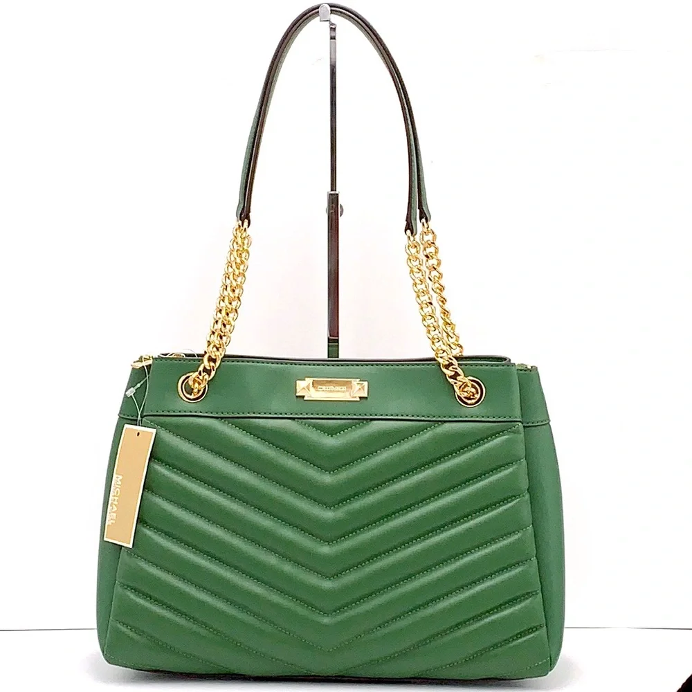 MICHAEL KORS
Whitney Medium Chain Shoulder Quilted Tote Bag Fern Green color - Picture 2 of 16